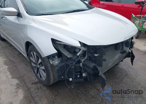 2017 Nissan Altima 2.5 Sv z USA, uszkodzony, nr VIN 1N4AL3AP2HC132184